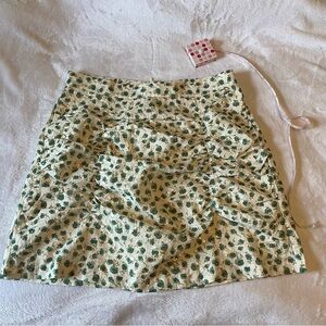 Ruched Skort with floral designs and embroidery size L, never worn